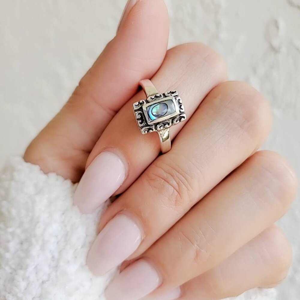 Dainty Bali Abalone Ring, Women's Ring, Minimalist Ring, Genuine Abalone, Oval